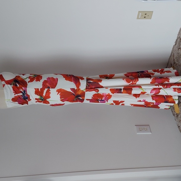 Fashion Nova Women's Floral Gown - Picture 6 of 7